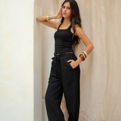 ⁦Textured Wide-Leg Pants – Black⁩ - الصورة ⁦3⁩